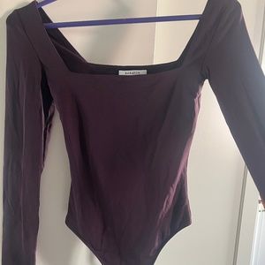 Aritzia - XXS Babaton Contour Squareneck Longsleeve Bodysuit, Dark Purple